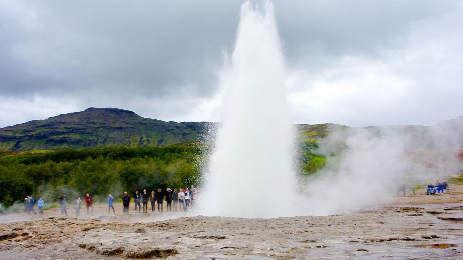 Iceland: Waterfalls, Hot Springs & Hiking Volcanic Landscapes